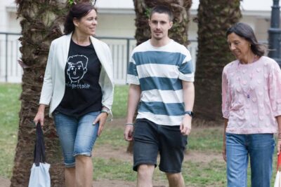 actitudes hacia el testimonio de supervivientes