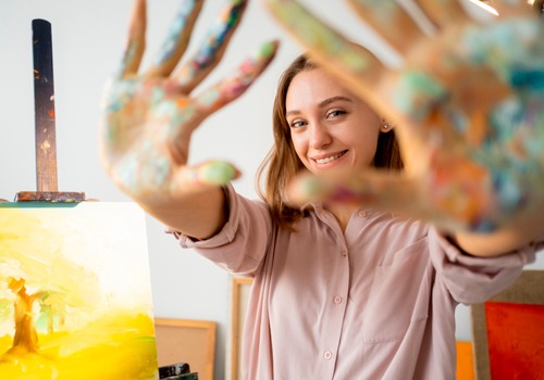 beneficios y enfoques de la terapia de arte en cuidados emocionales