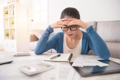 como afectan las crisis economicas al estres social