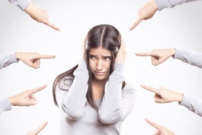 como los prejuicios afectan la toma de decisiones