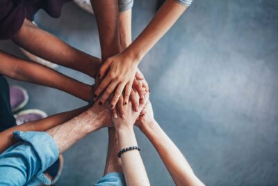 construyendo relaciones de confianza en diversas situaciones y contextos