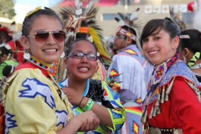 identidad cultural y luchas sociales en comunidades diversas
