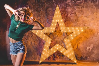 influencia de las celebridades en la cultura contemporanea y su impacto