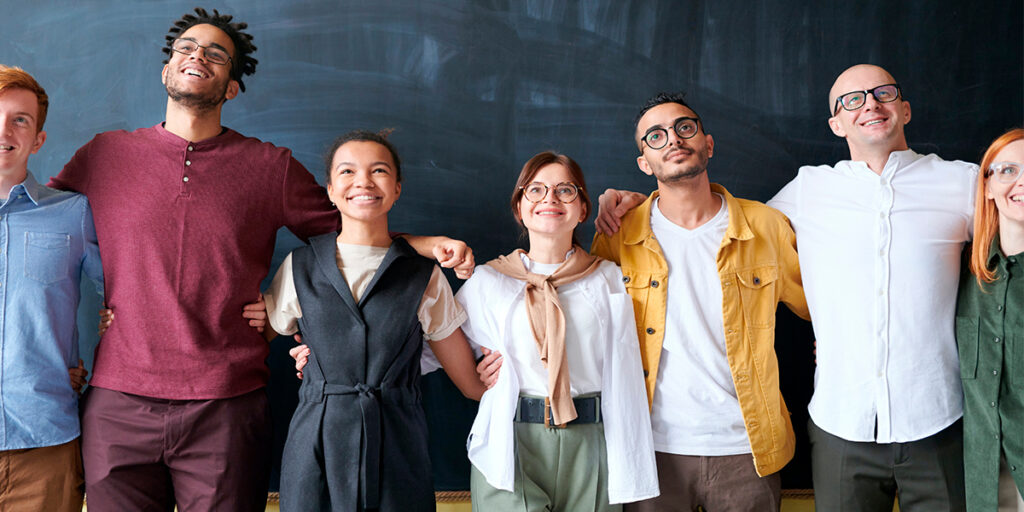 influencia y adaptacion cultural en sociedades actuales