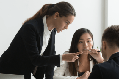 manipulacion de la personalidad en el contexto empresarial