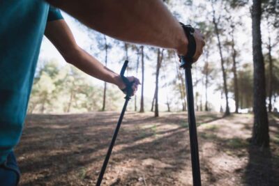 accesorios esenciales para asegurar la seguridad en terrenos variados